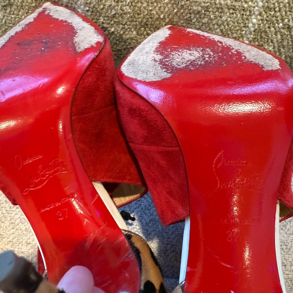Christian Louboutin Chic Red Suede Heels with Bow Detail - Picture 5 of 6